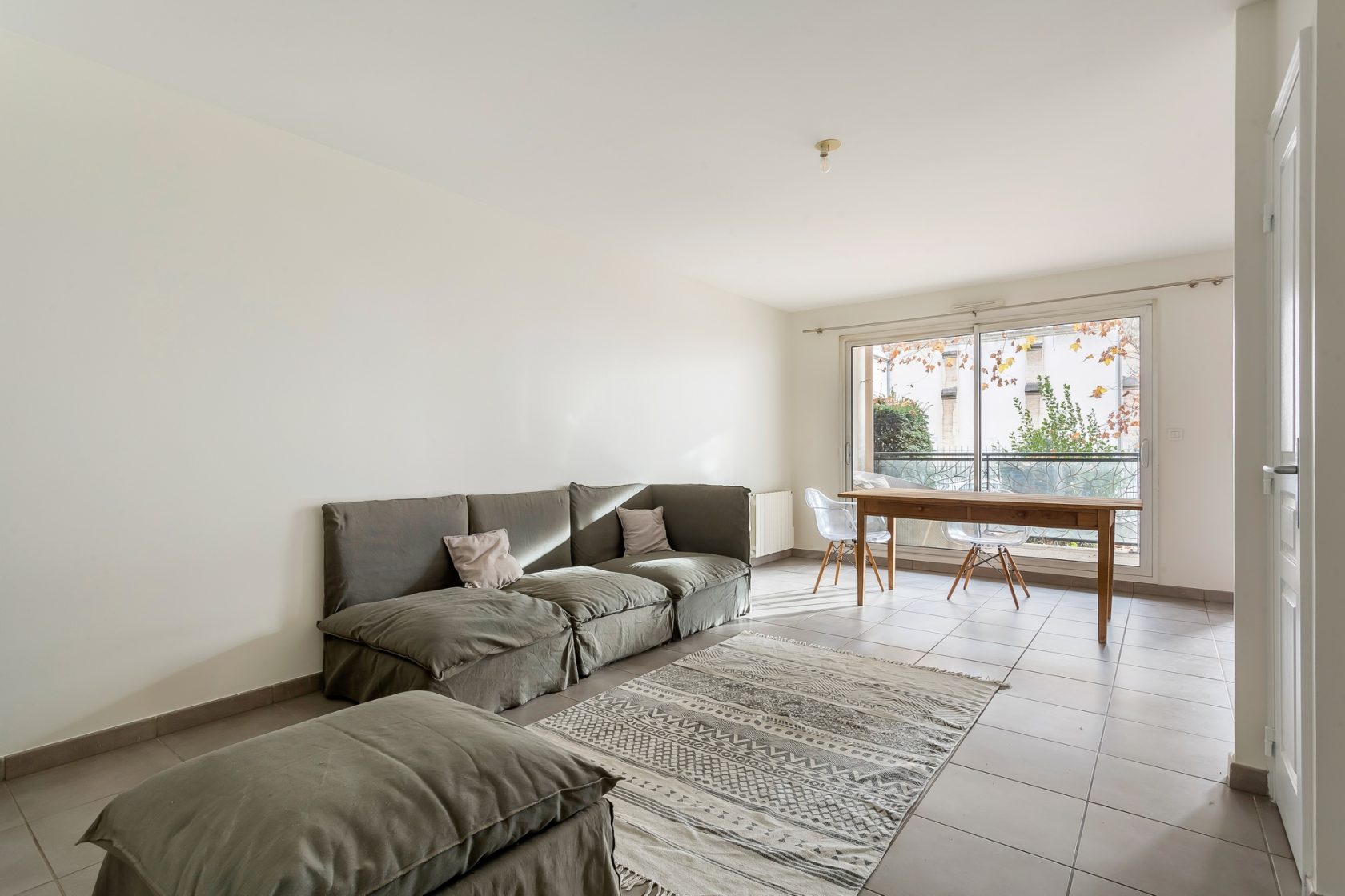 Contemporary apartment with terrace