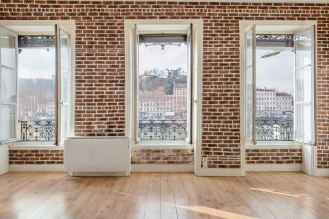 Old renovated with a view of the Saône