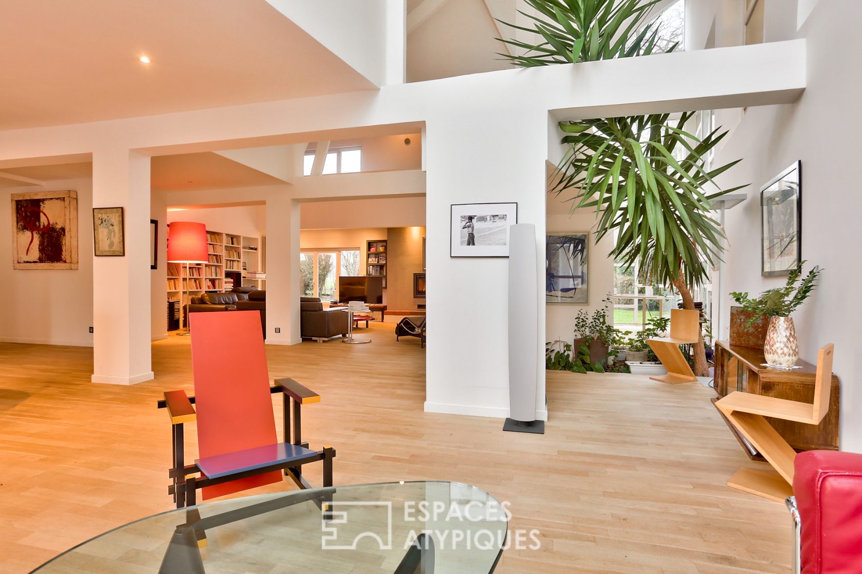 Fabulous architect-designed house with living room-cathedral in the middle of a park