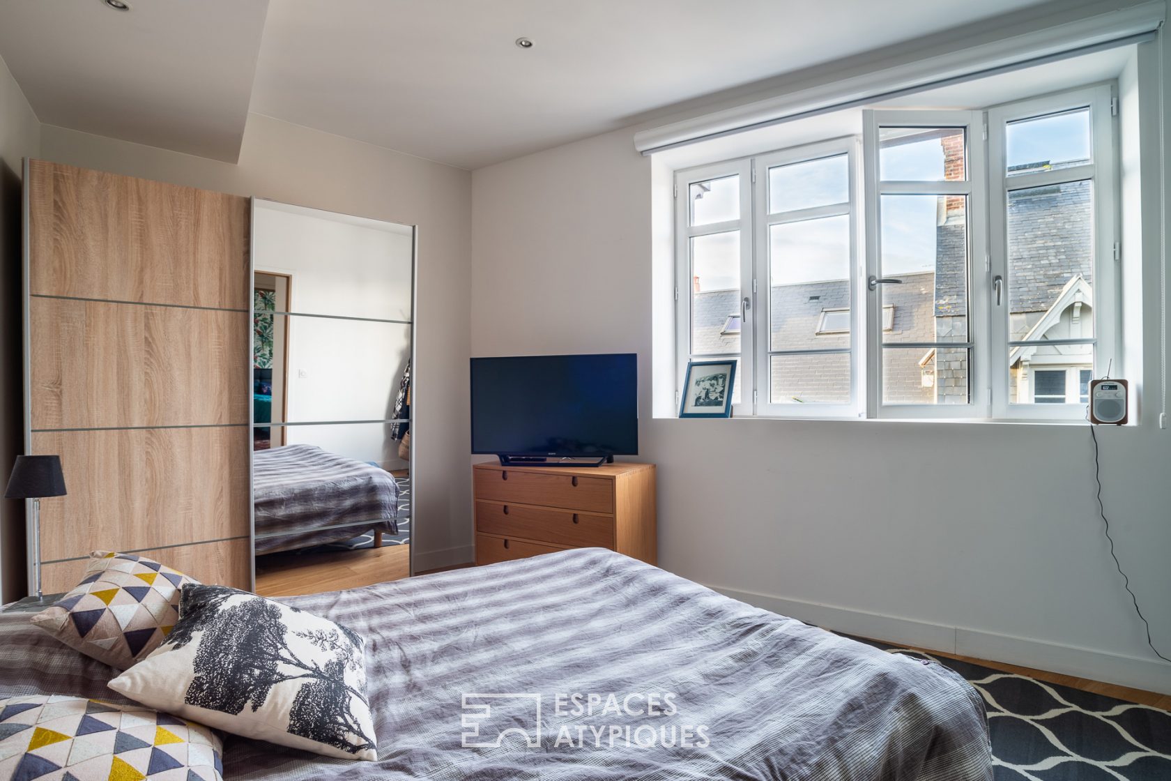 Renovated townhouse with garage in the heart of Trouville