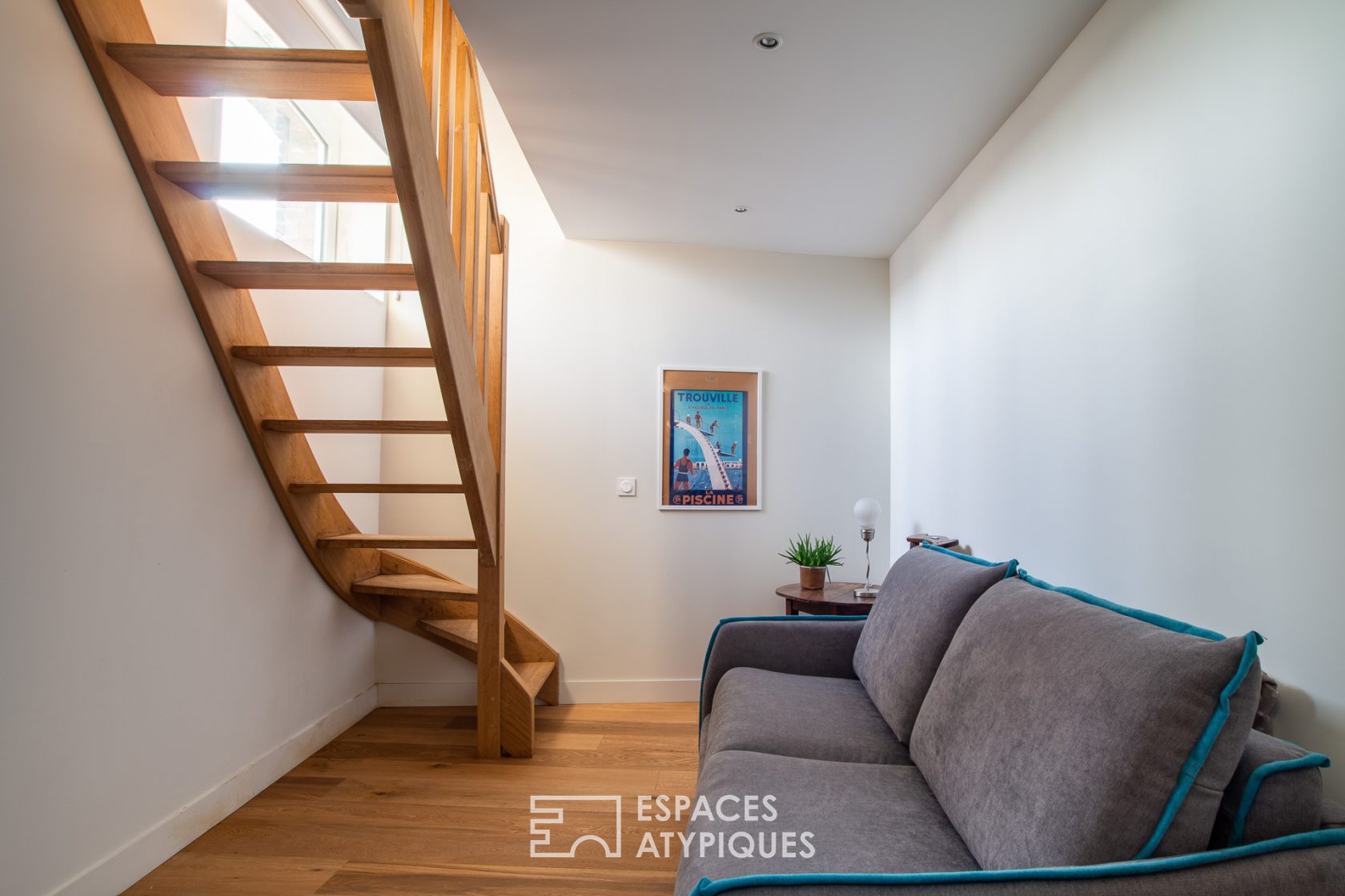 Renovated townhouse with garage in the heart of Trouville