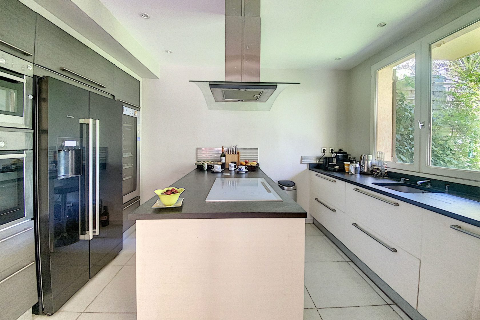 Apartment like a house with garden and large terrace in the heart of Pereire