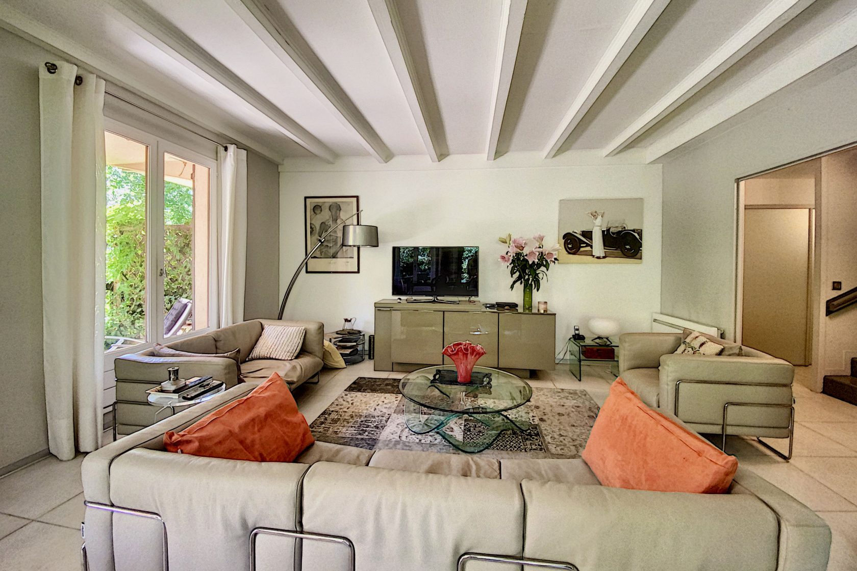 Apartment like a house with garden and large terrace in the heart of Pereire