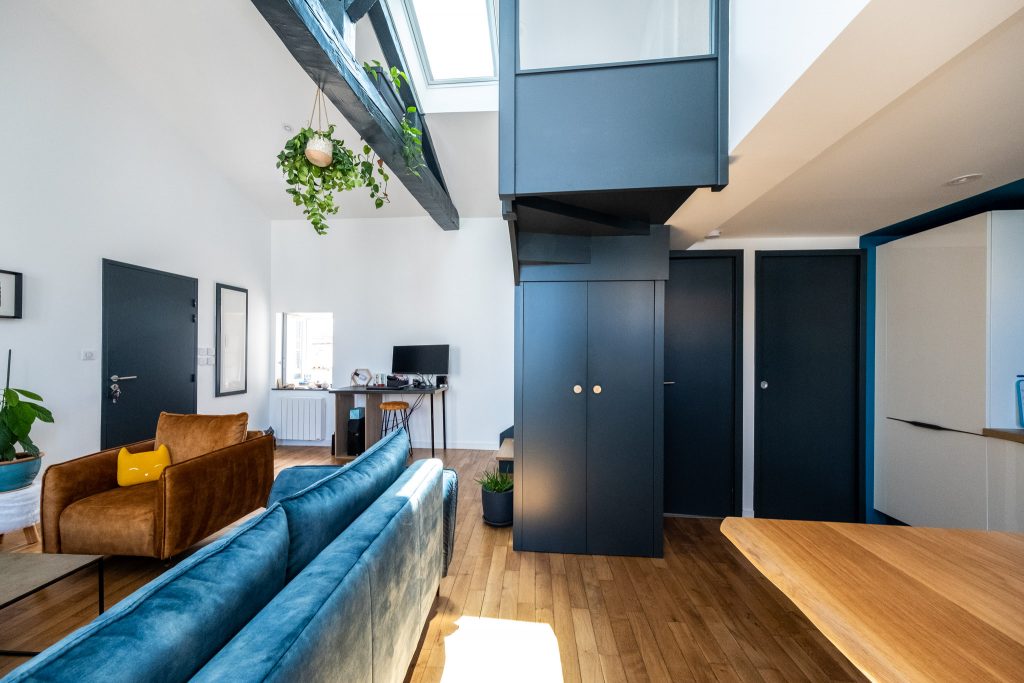VENDU PAR NOTRE AGENCE – Triplex atypique en coeur de village