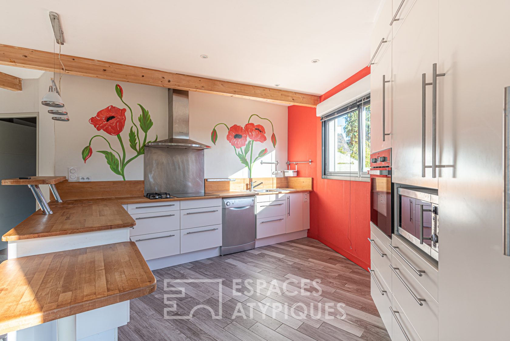 Maison tétra-décagonale en bois