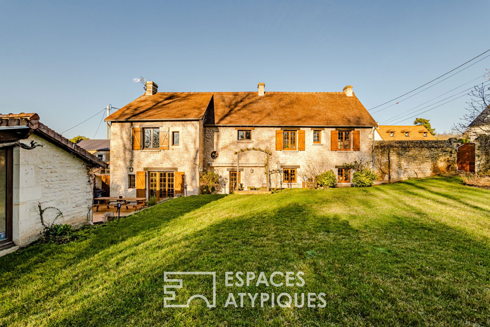 Old renovated farmhouse with garden & terrace near the Orne