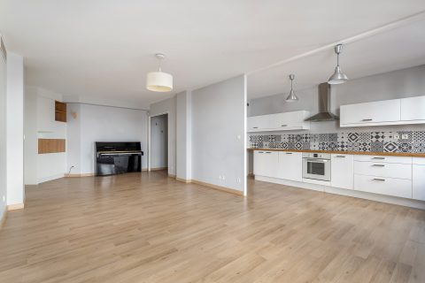 Appartement rénové proche Jean-Macé