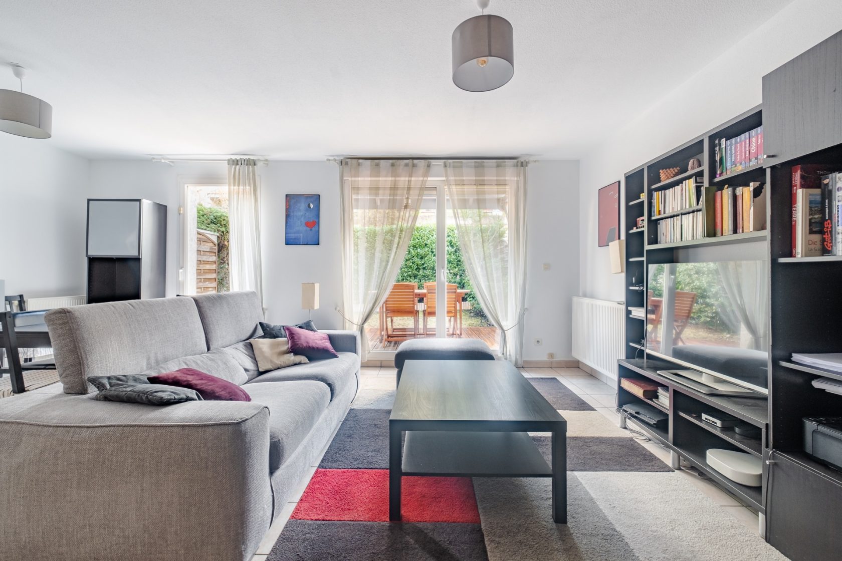 Apartment with terrace and garden