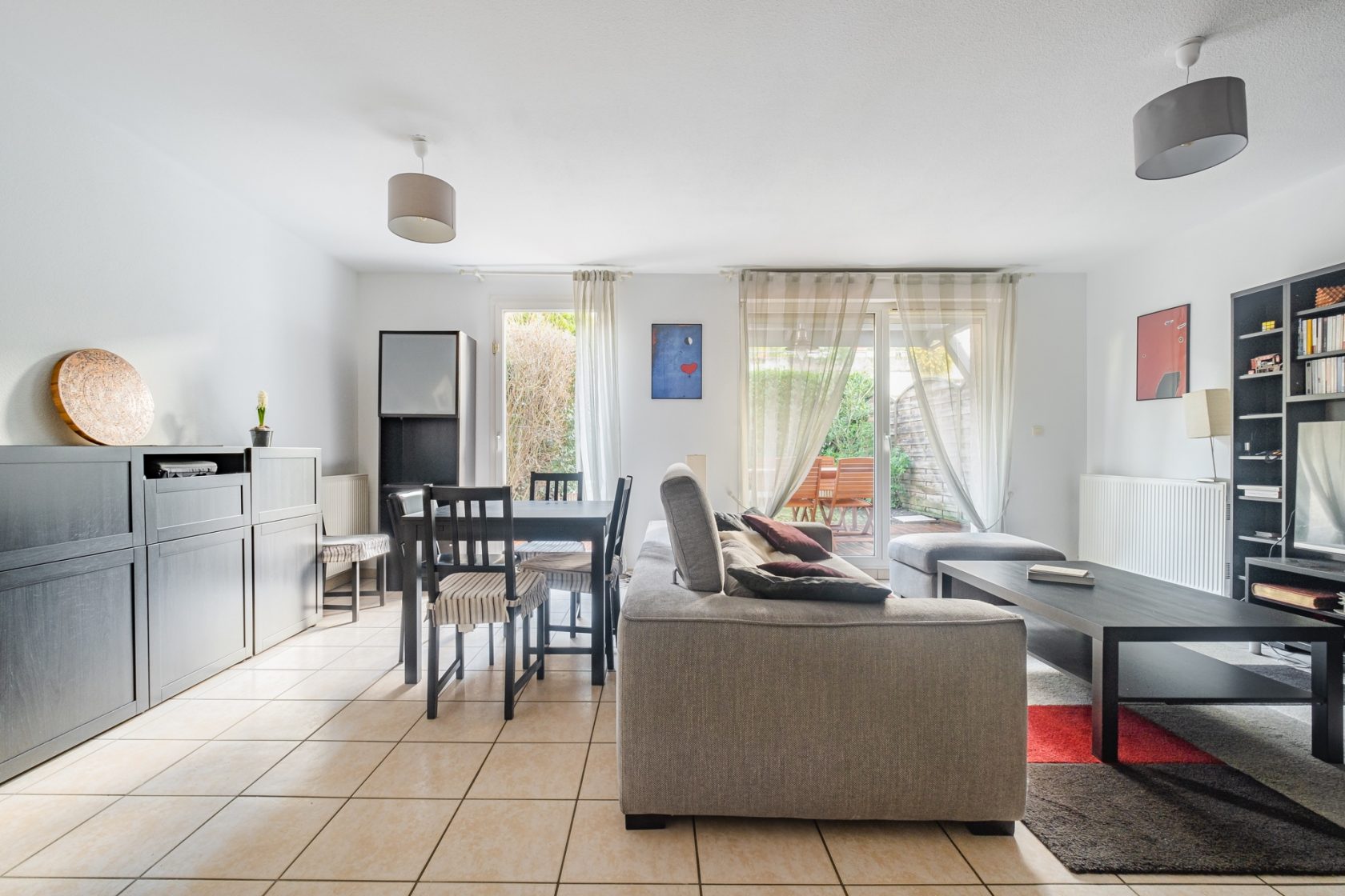 Apartment with terrace and garden