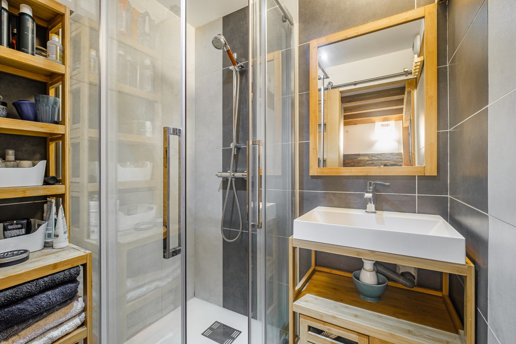 Canut renovated near Place Berthone
