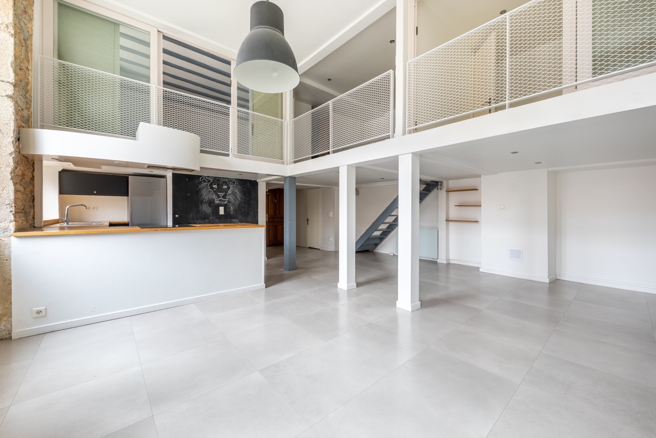 Renovated canut type apartment