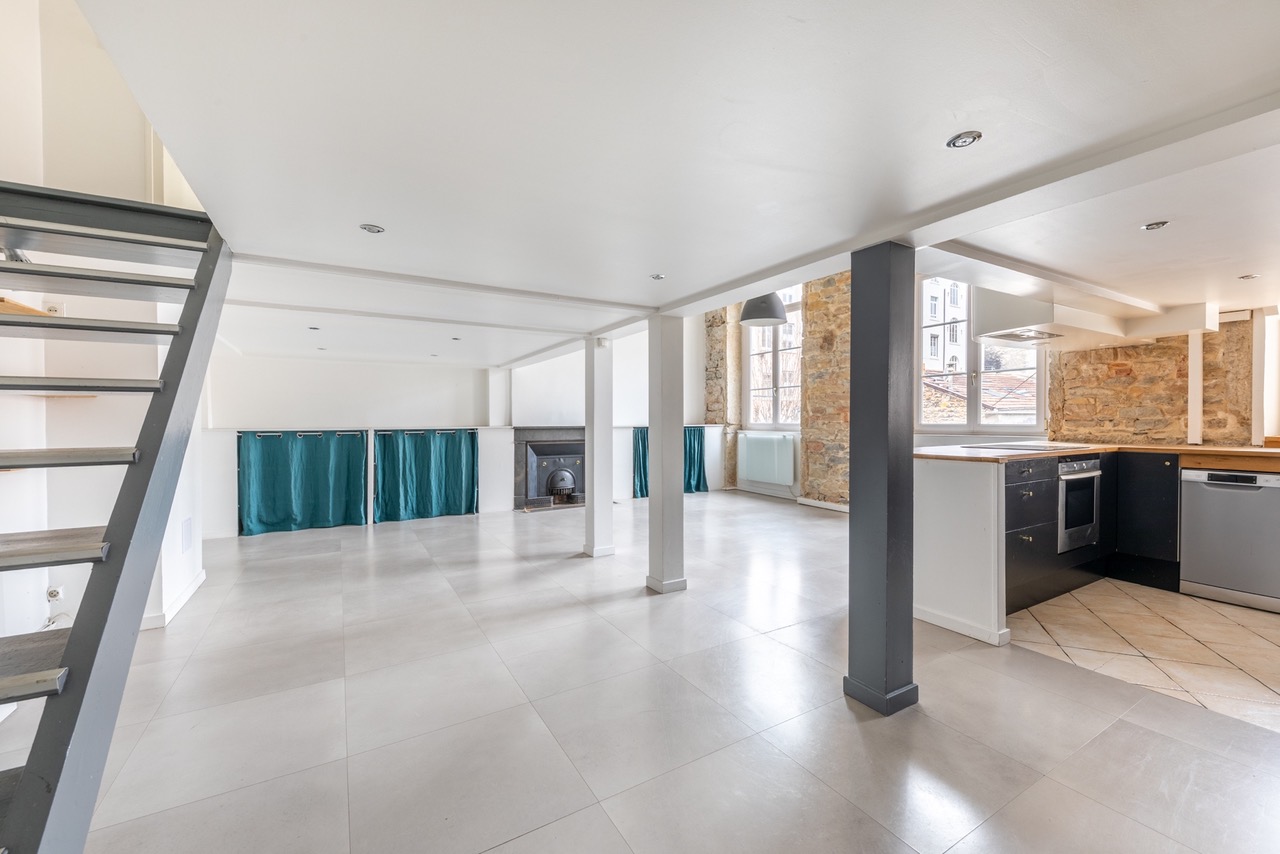 Renovated canut type apartment