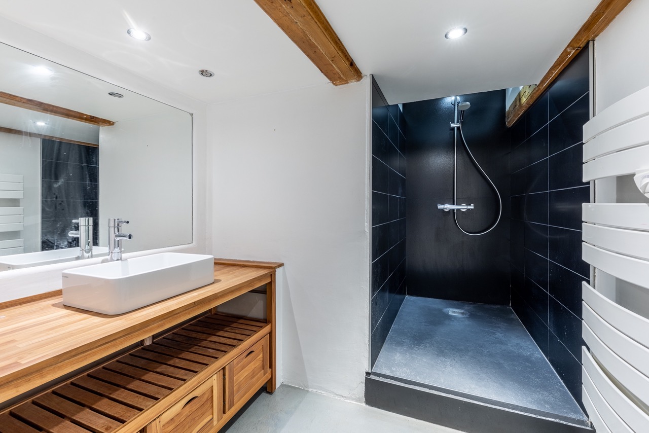 Renovated canut type apartment