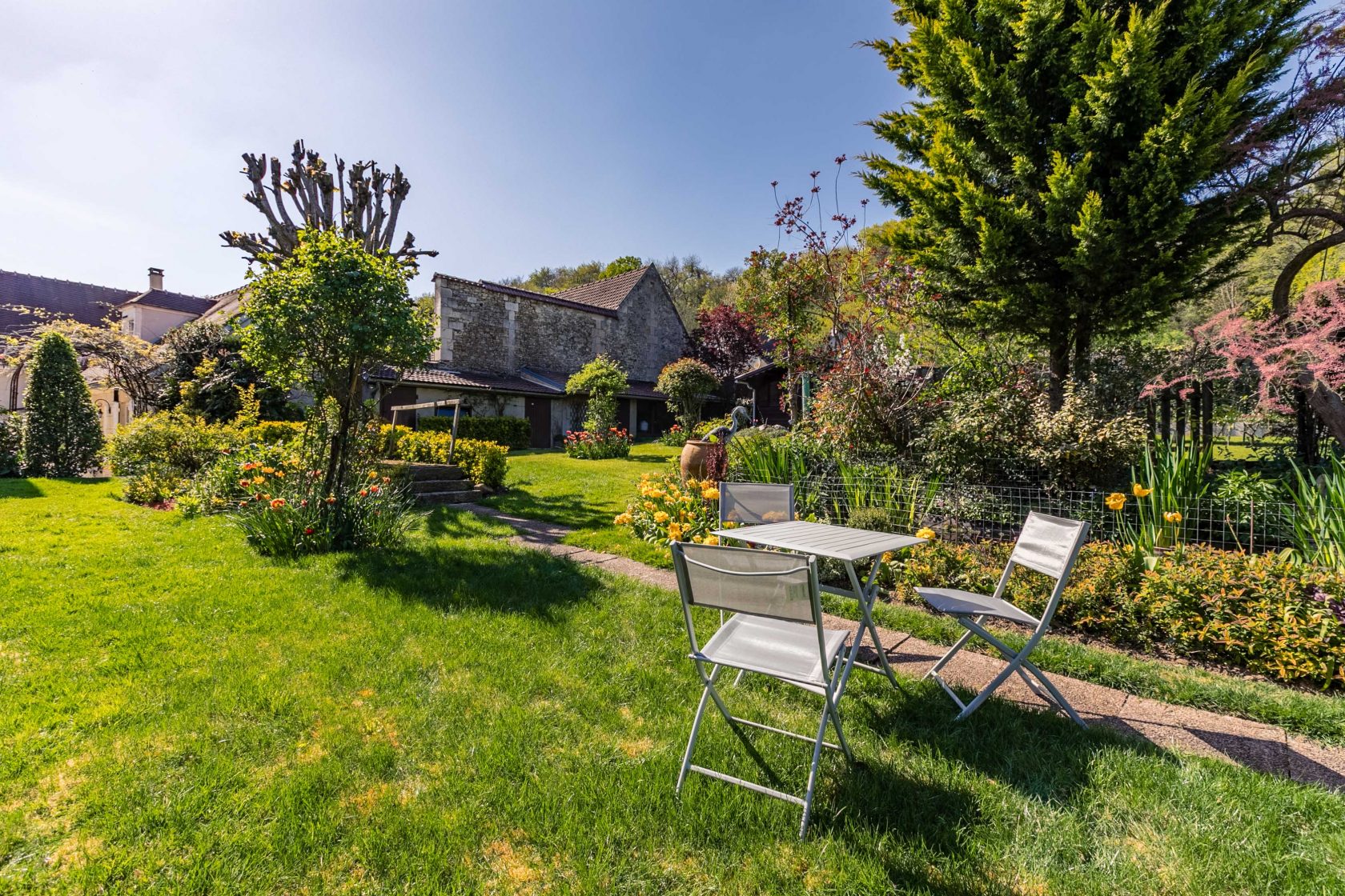 La Parfaite – Authentic stone farmhouse renovated with taste