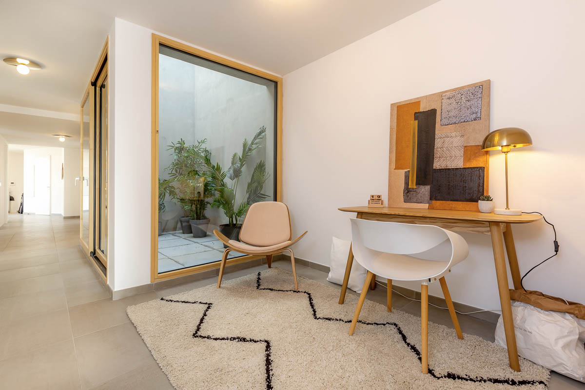 Appartement contemporain hors norme avec une énorme terrasse filante