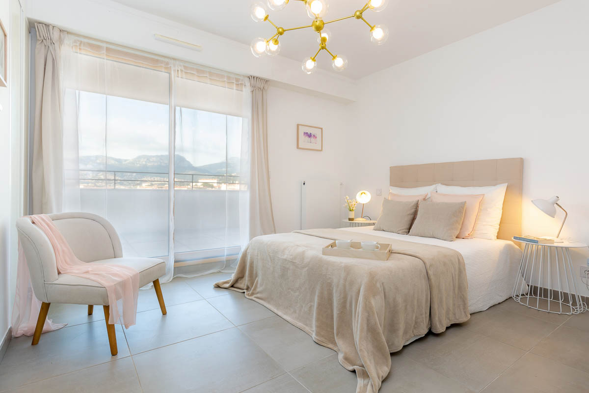 Appartement contemporain hors norme avec une énorme terrasse filante
