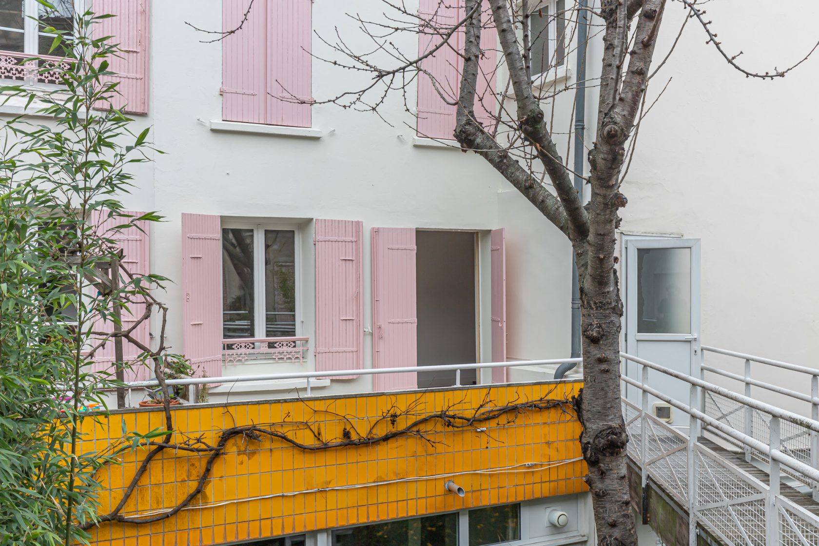 Duplex with terrace in a former stable