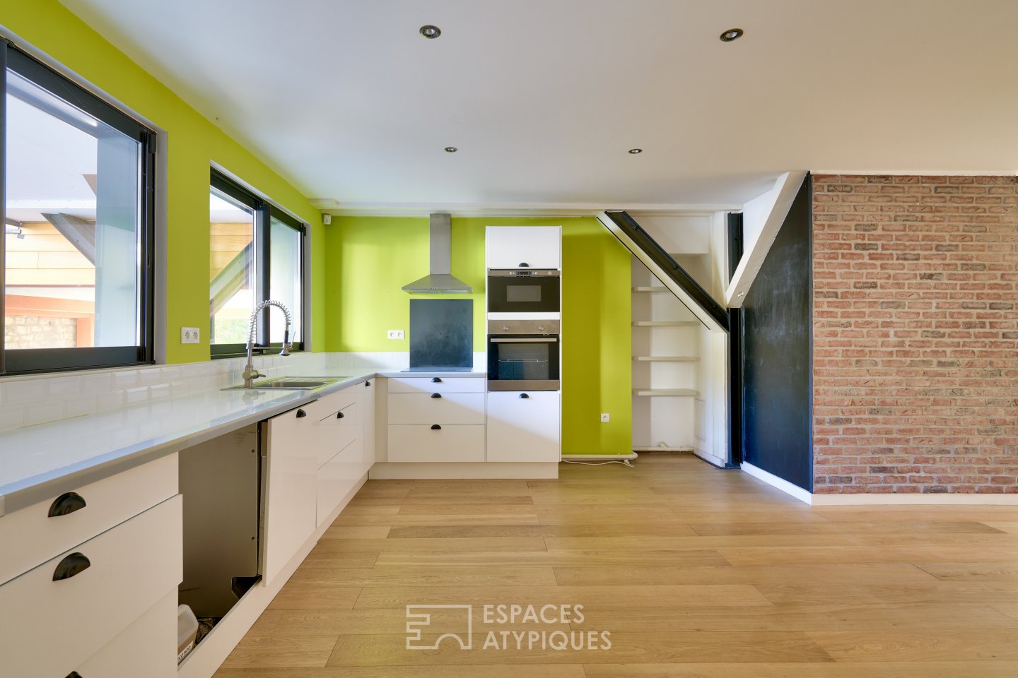 Loft with terrace in an old cardboard factory