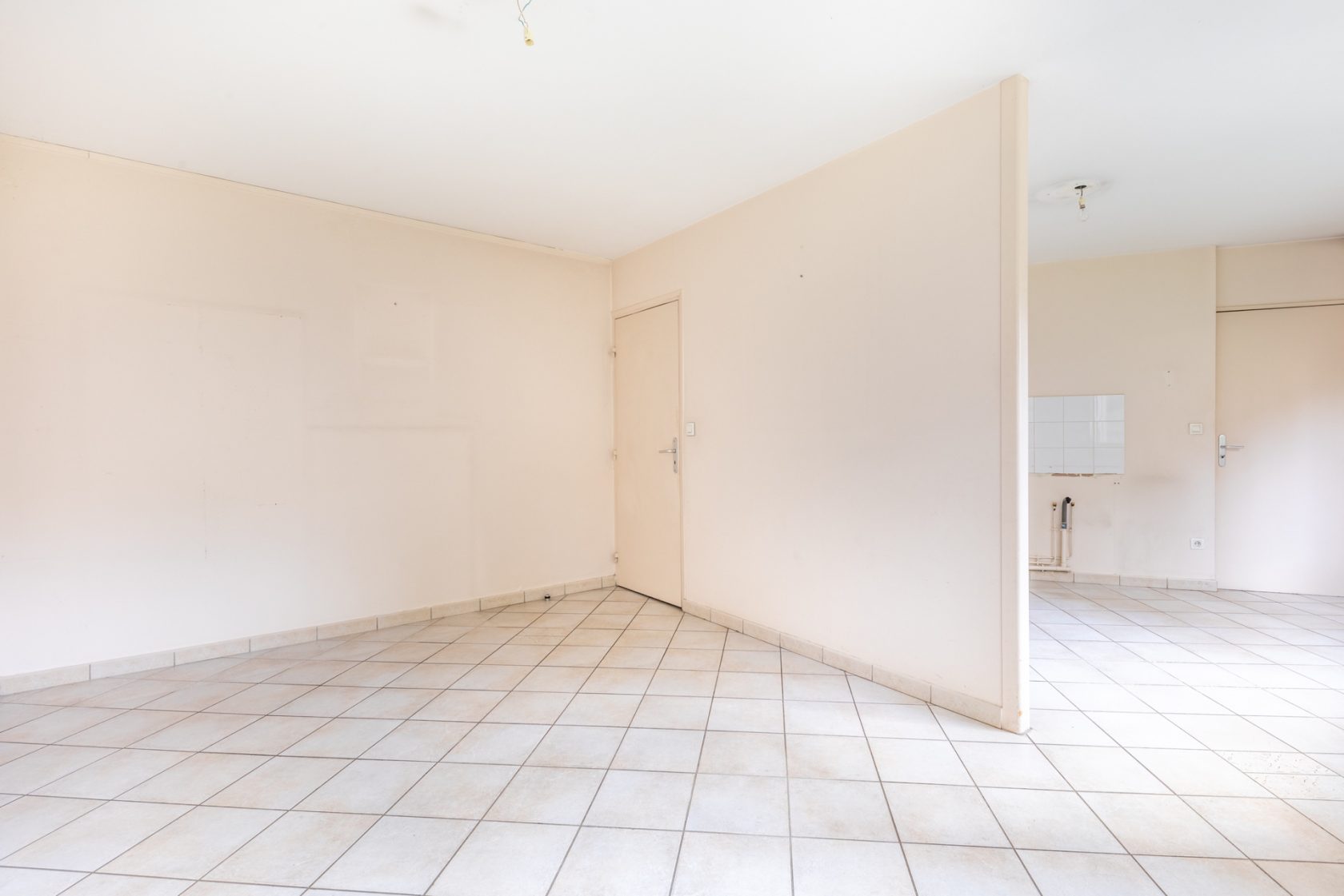 Apartment to renovate with terrace