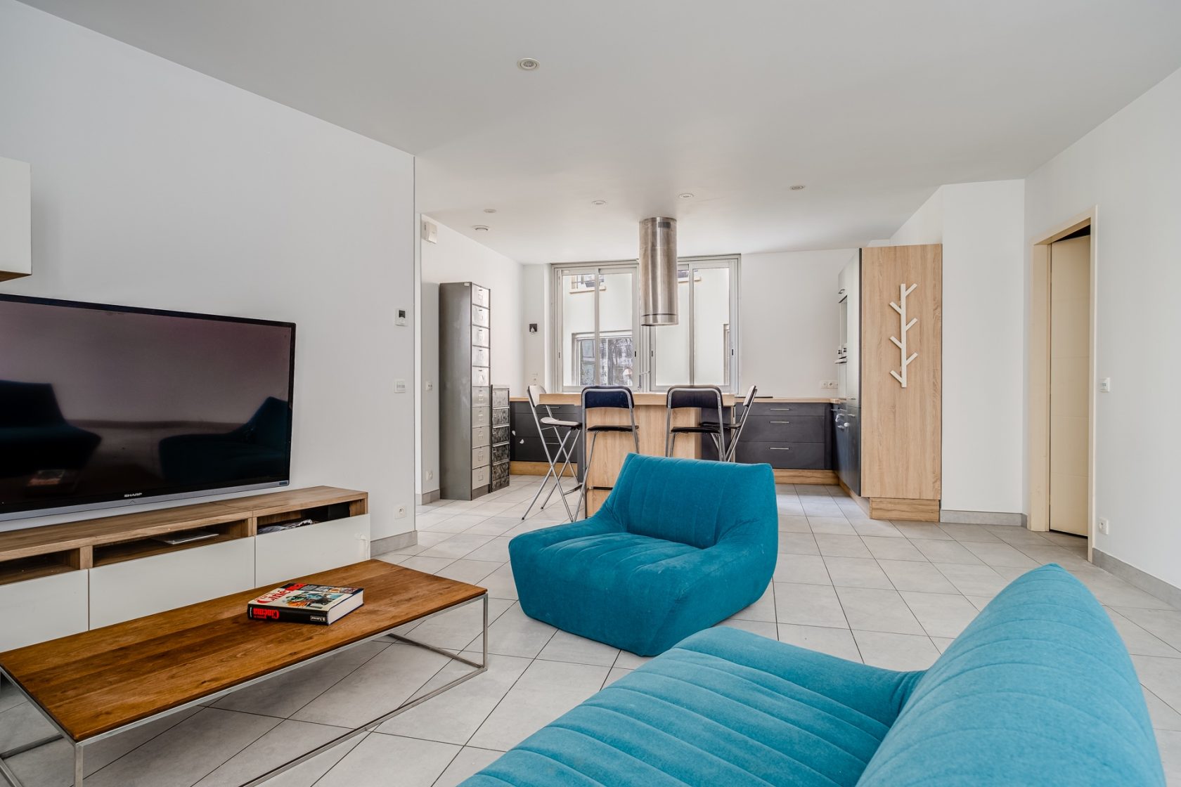 Renovated apartment near Place Ambroise Courtois