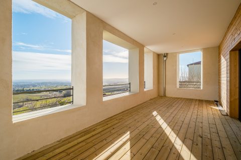 Apartment with loggia in a former convent