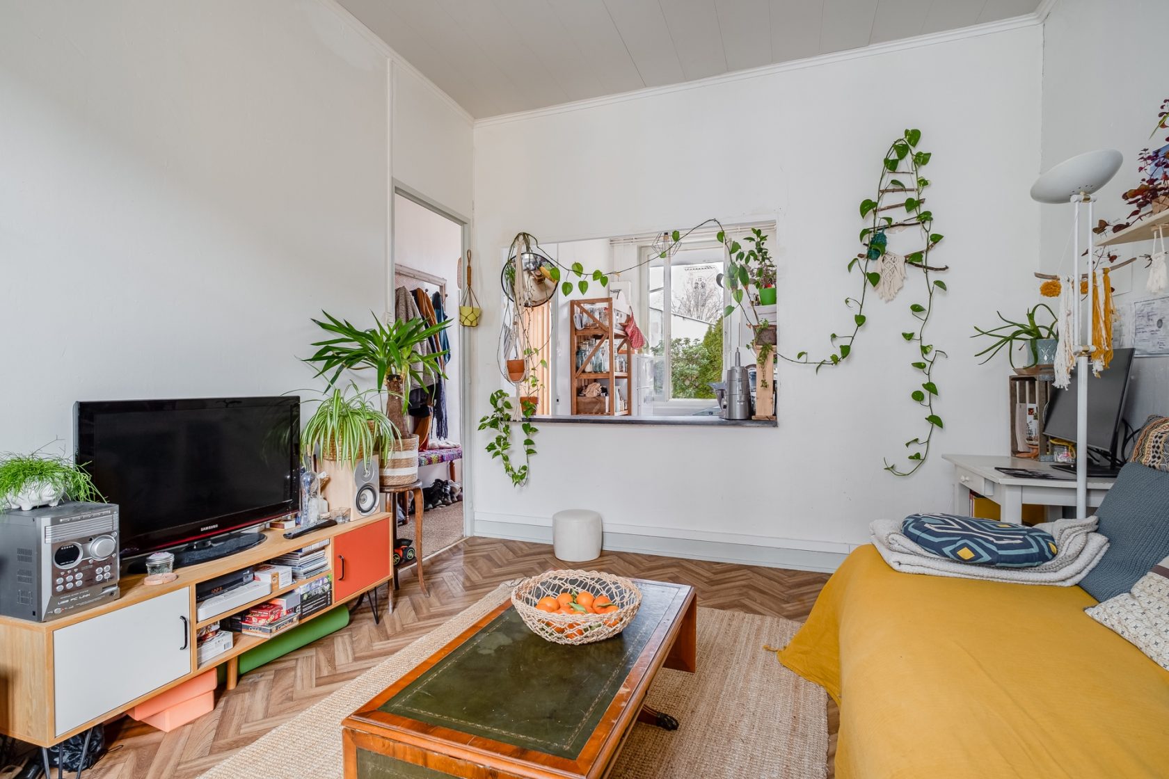 Old apartment with terrace in the heart of Montchat