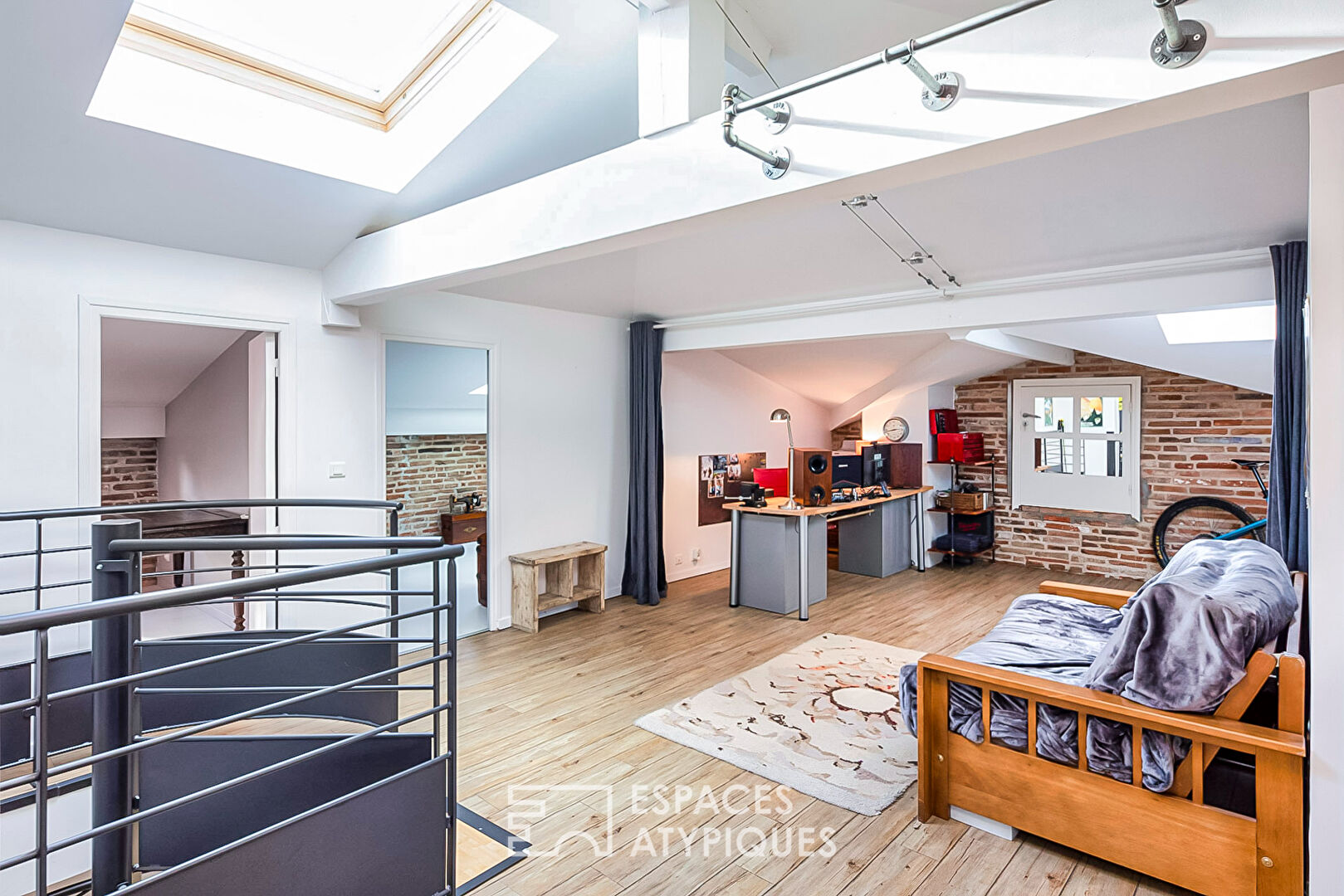 Duplex rénové au coeur d’un château