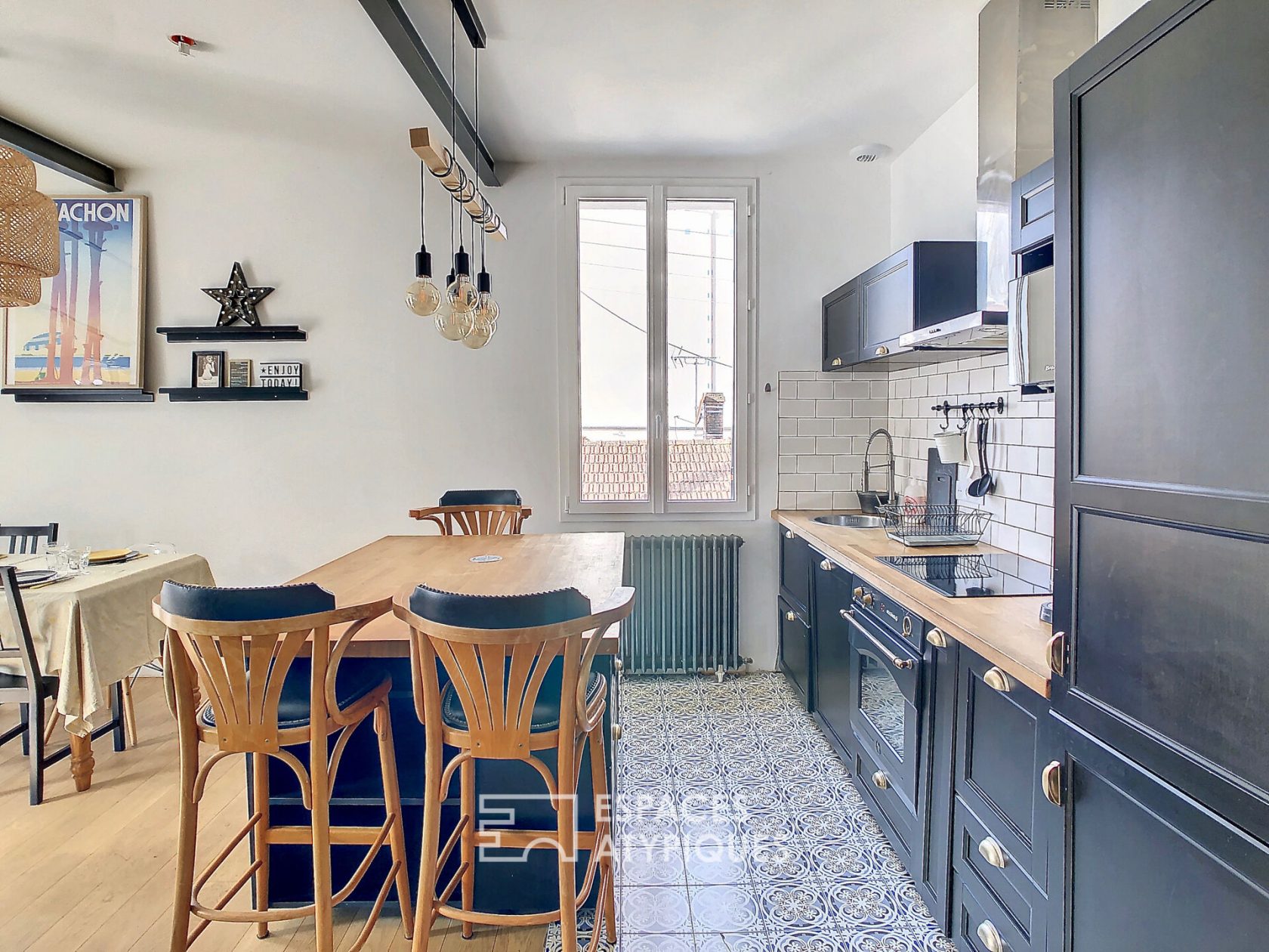 Art Deco spirit duplex in the city center of Arcachon