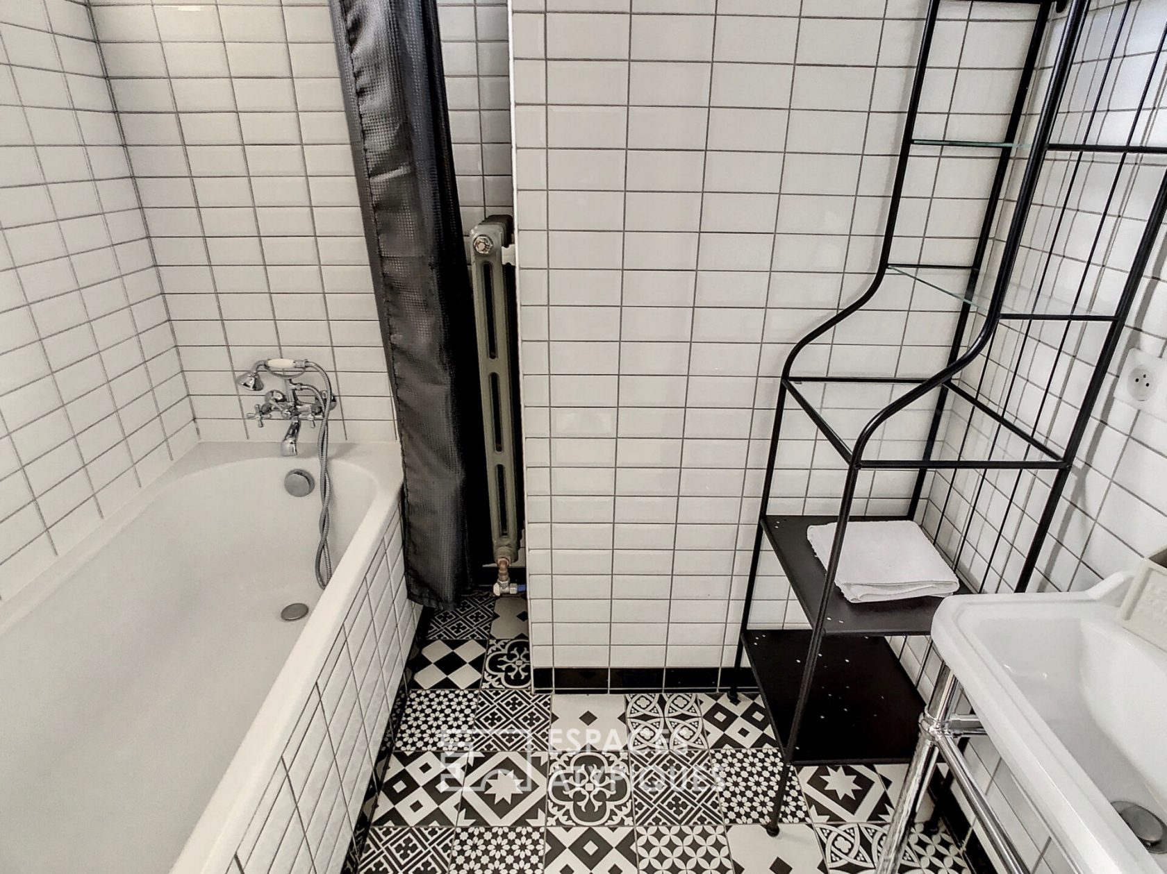 Art Deco spirit duplex in the city center of Arcachon