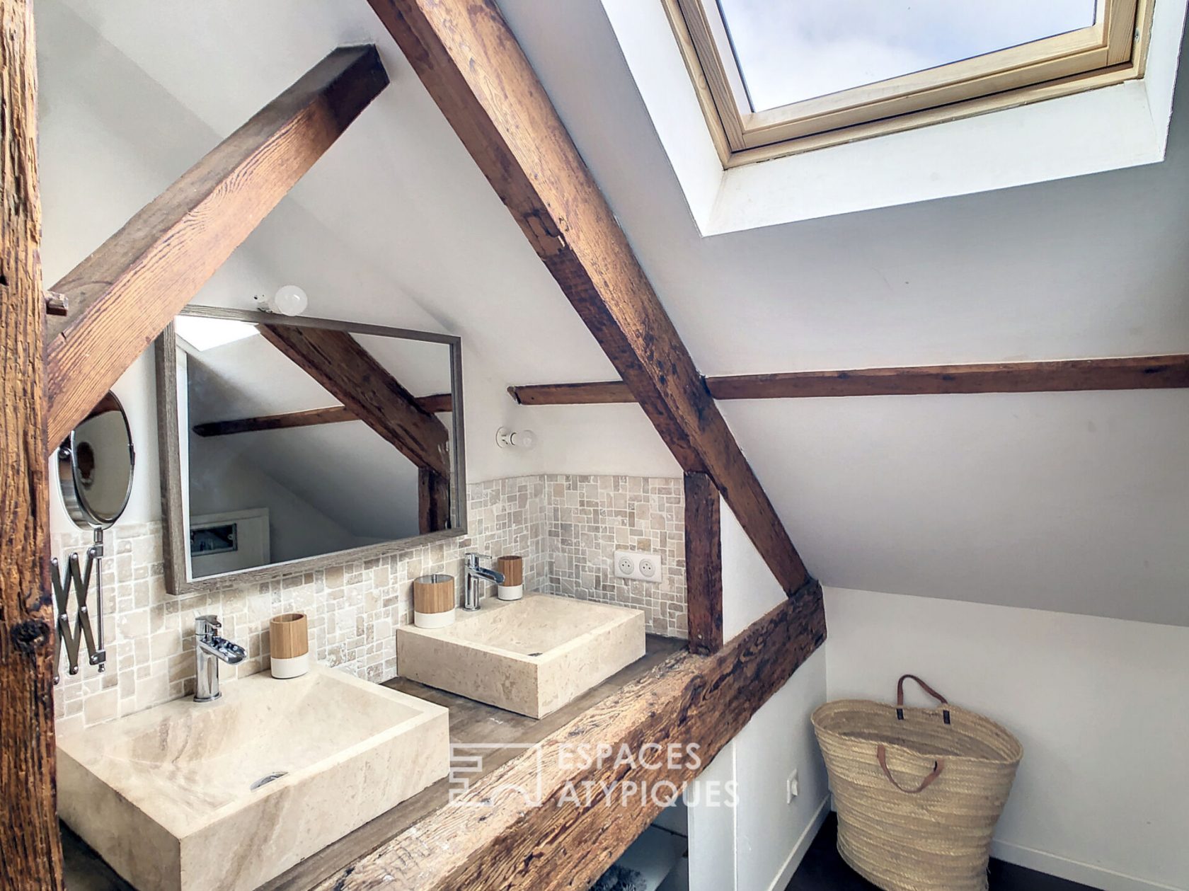 Art Deco spirit duplex in the city center of Arcachon