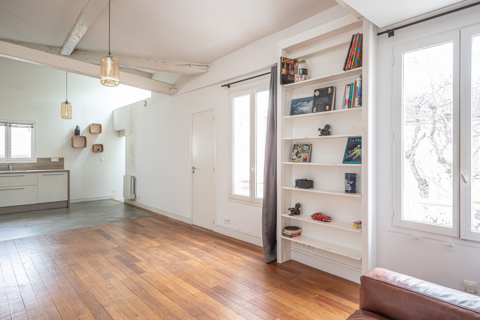 Duplex avec terrasse dans une ancienne écurie