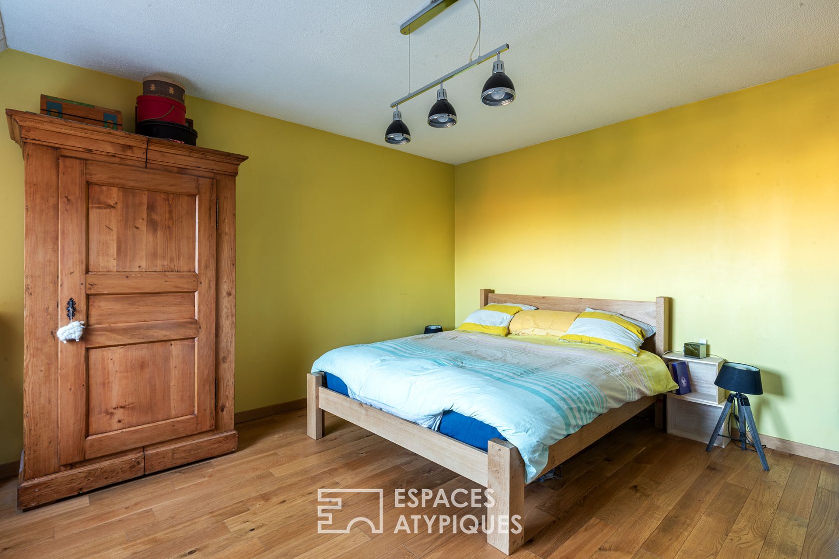 Duplex apartment on the top floor with roof terrace