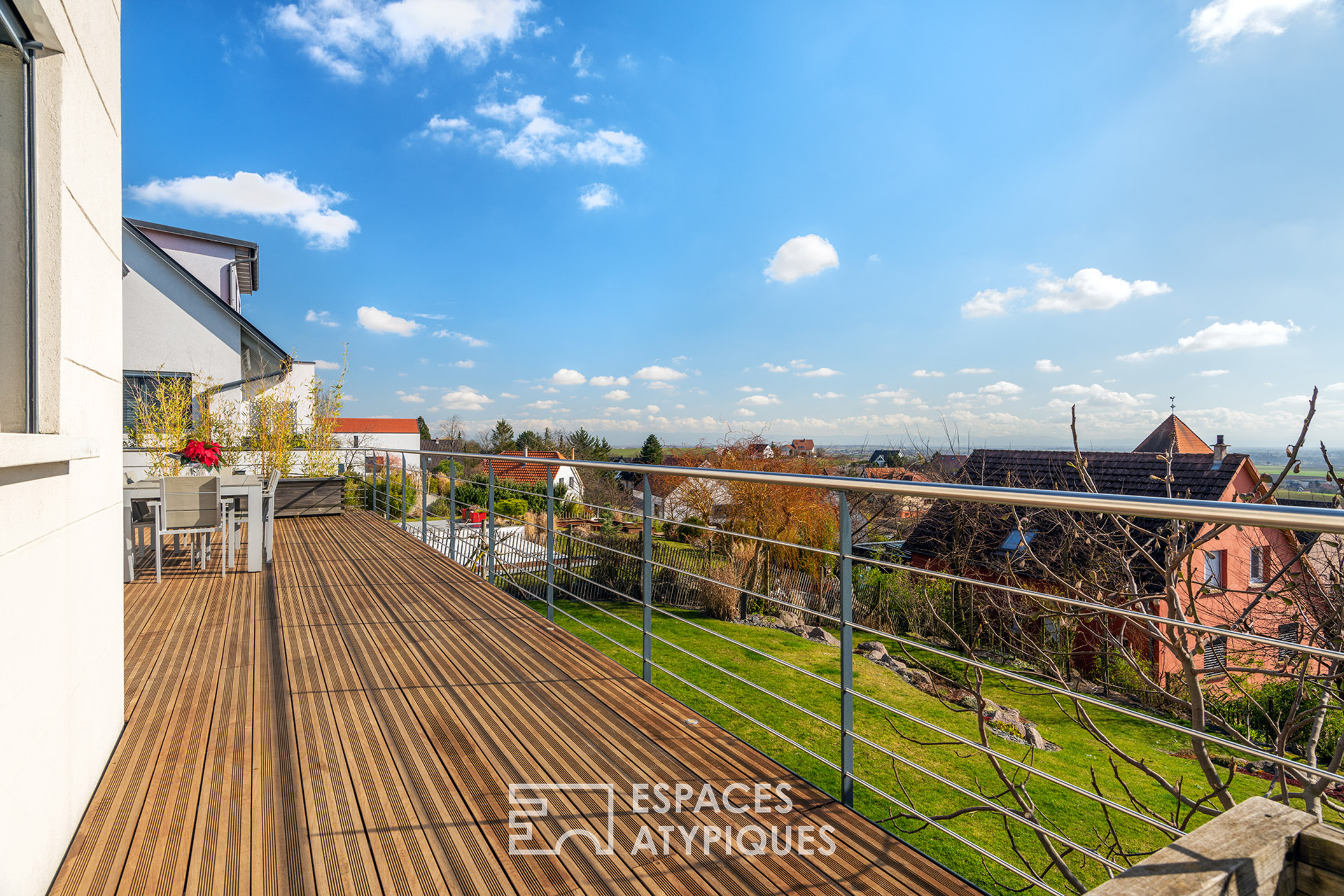 Contemporary house with view on the Alsace plain