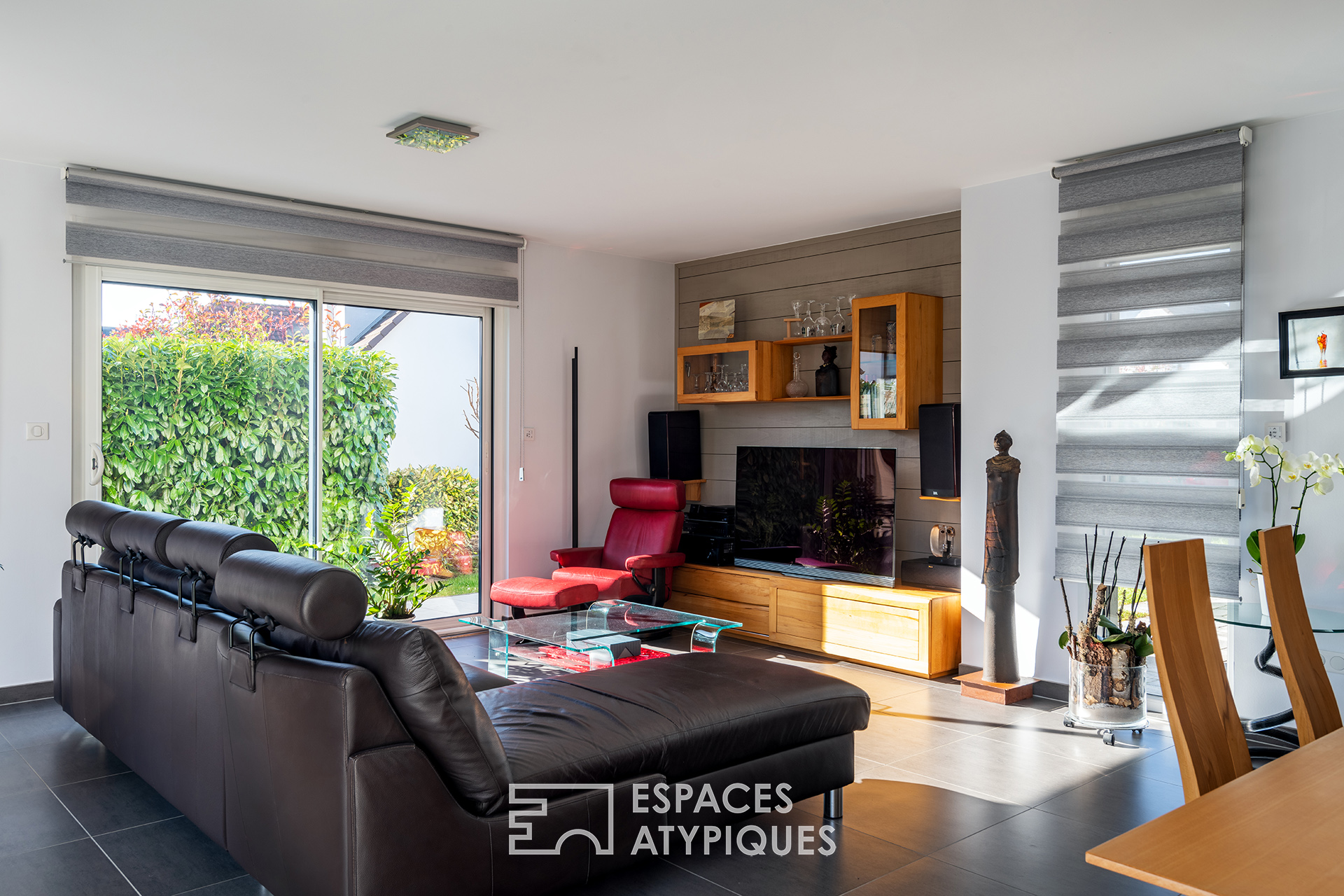 Maison contemporaine et son jardin