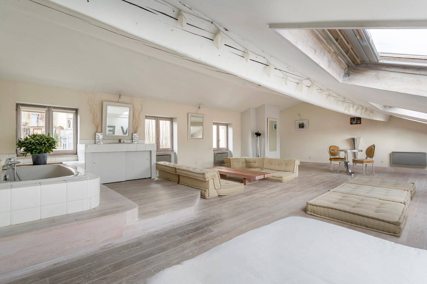 Loft overlooking the slopes of the Croix Rousse