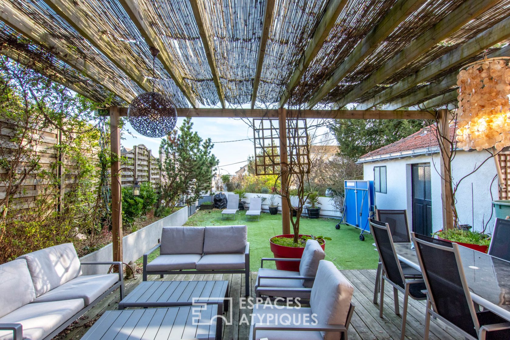 Maison en centre ville avec terrasse.