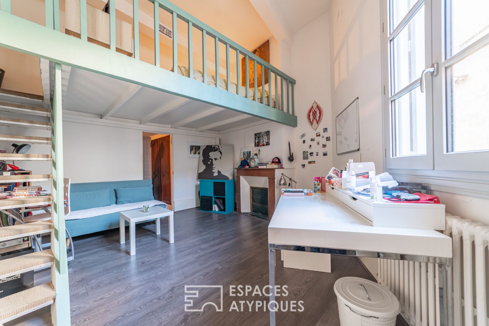 Charm of the old and refinement in the heart of the Ecusson
