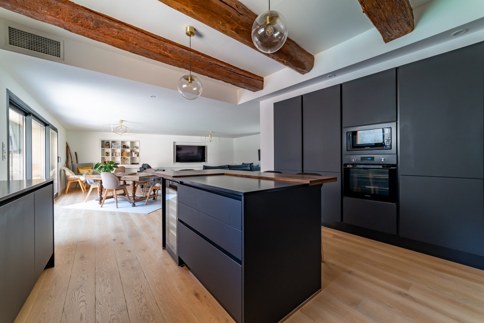 Contemporary renovation of an old barn