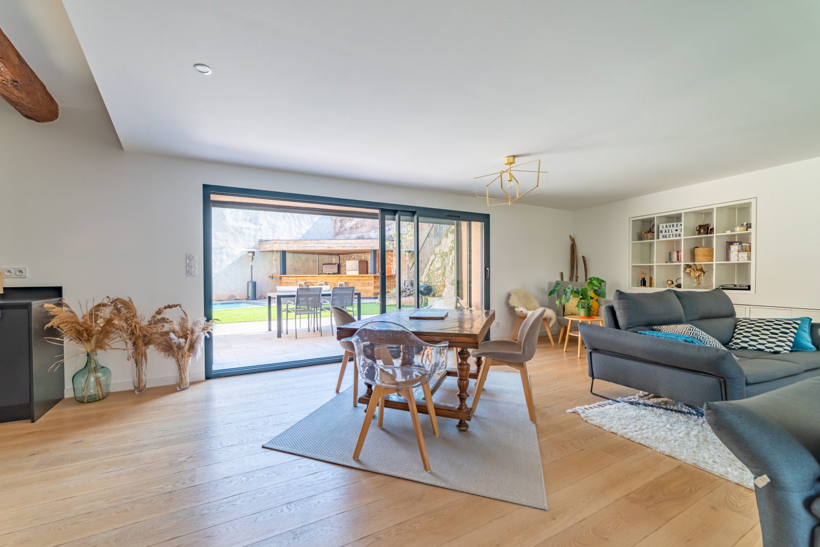 Contemporary renovation of an old barn