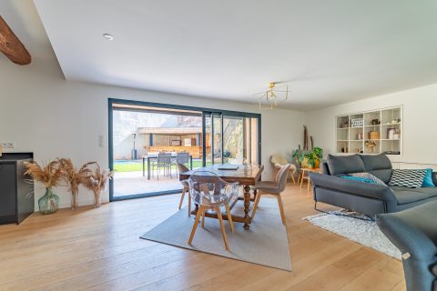 Contemporary renovation of an old barn