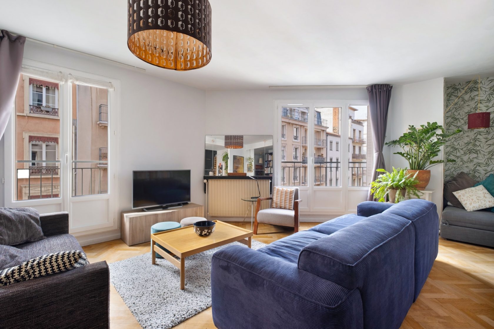 Renovated apartment rue Vendôme