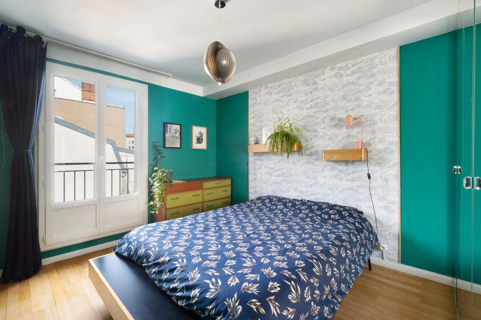 Renovated apartment rue Vendôme
