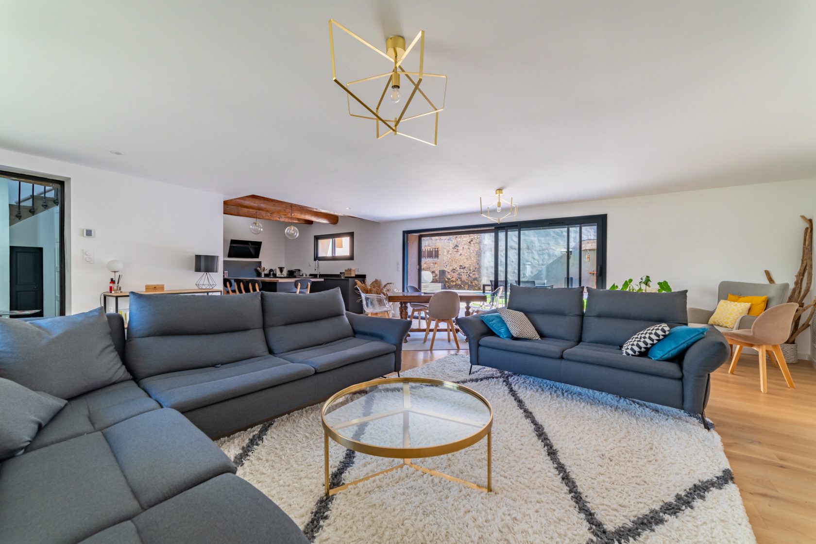 Contemporary renovation of an old barn