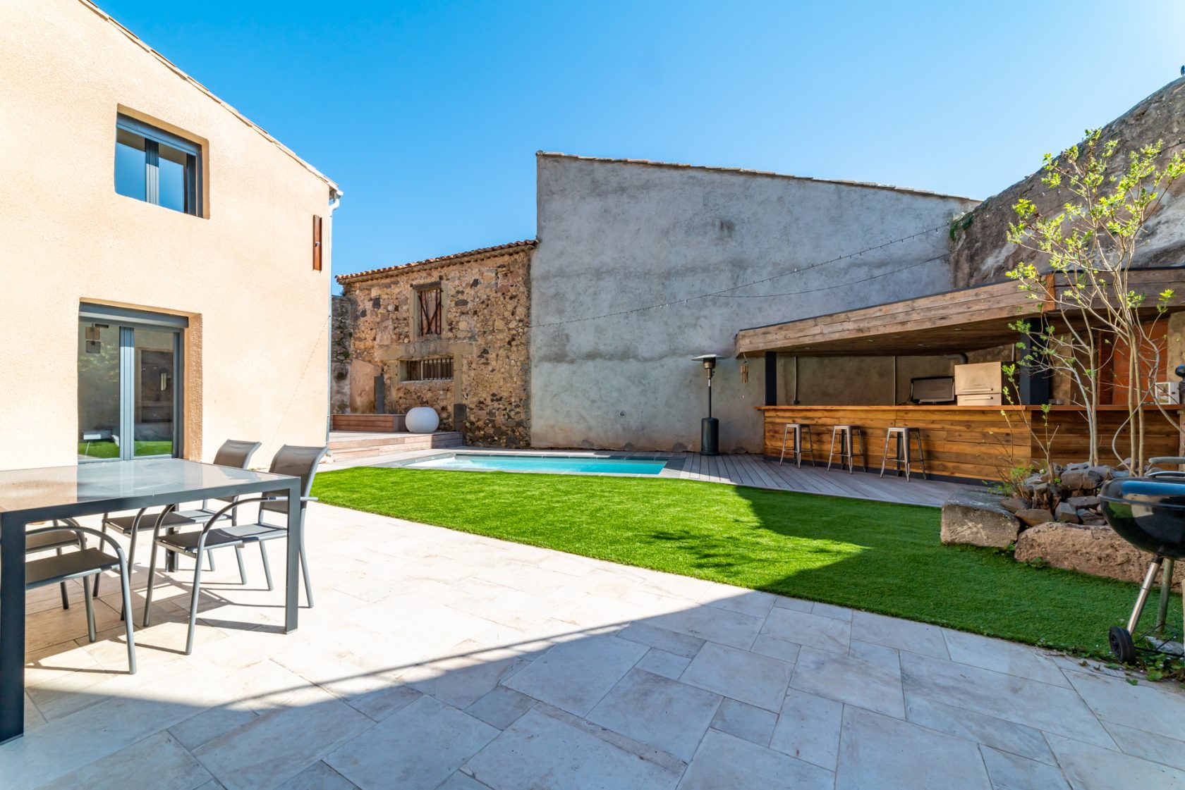 Contemporary renovation of an old barn