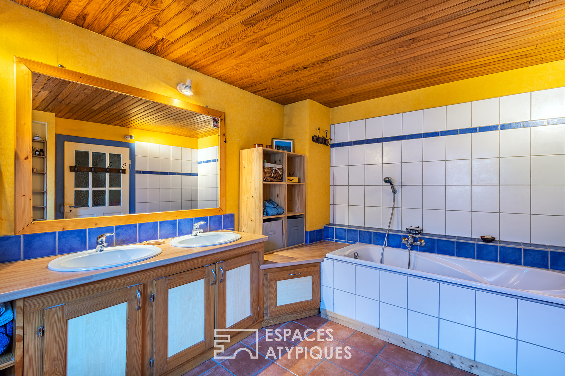 Renovated Alsatian house and its vast garden with orchard