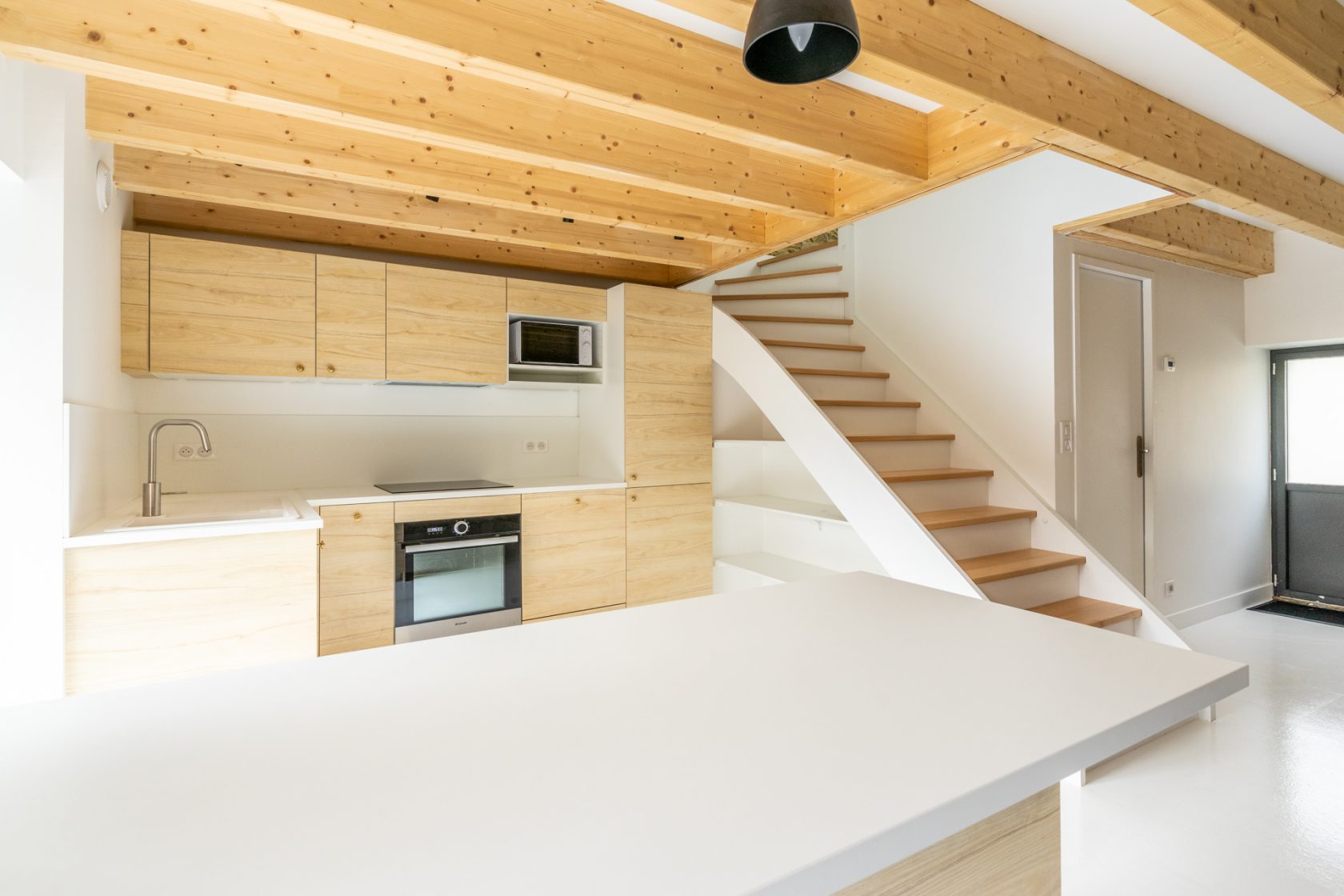 Maison de charme en pierre entièrement rénovée avec son espace extérieur