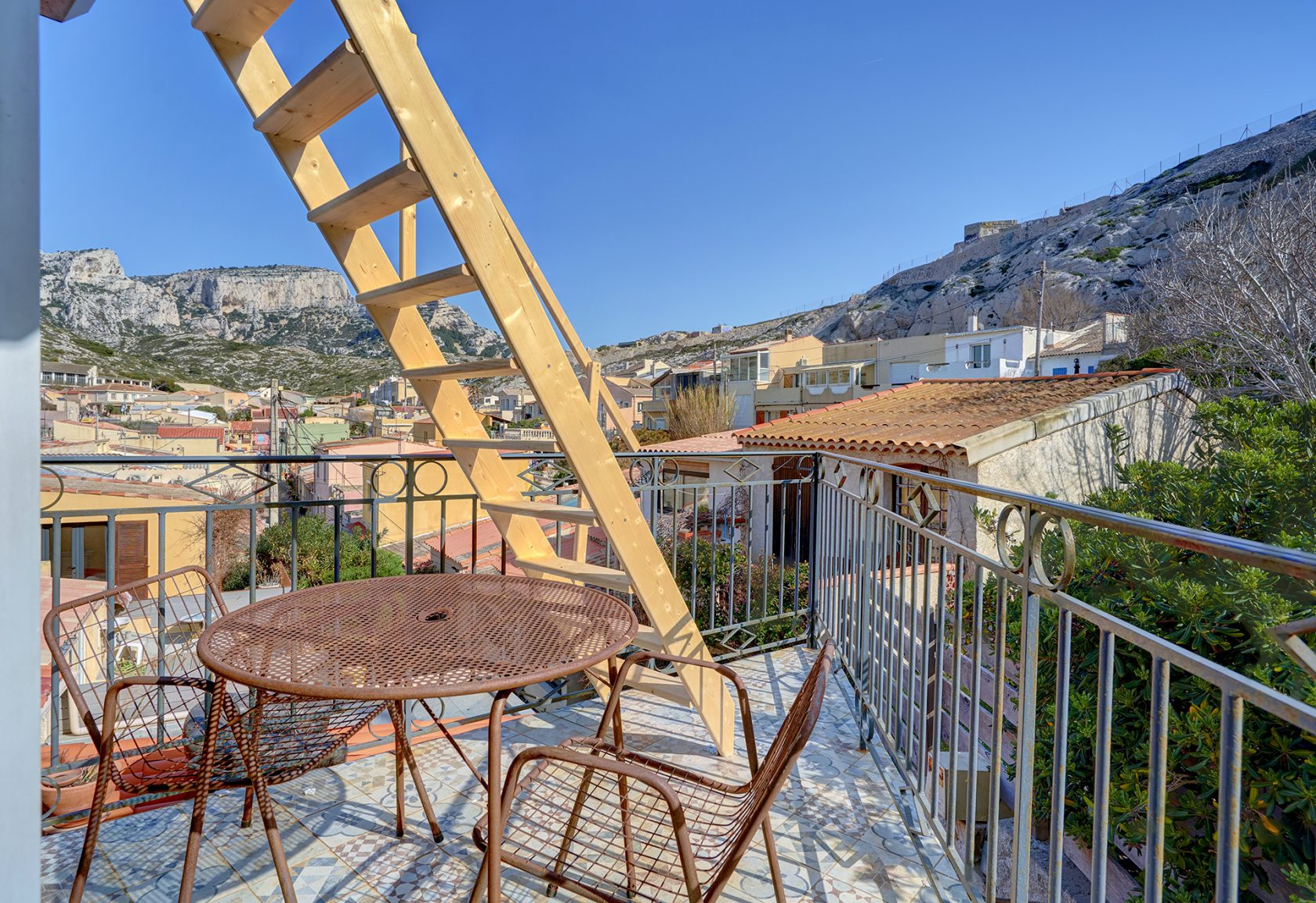 Maison de pêcheur avec toit terrasse aux Goudes