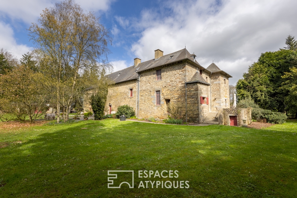 Manor house between land and sea