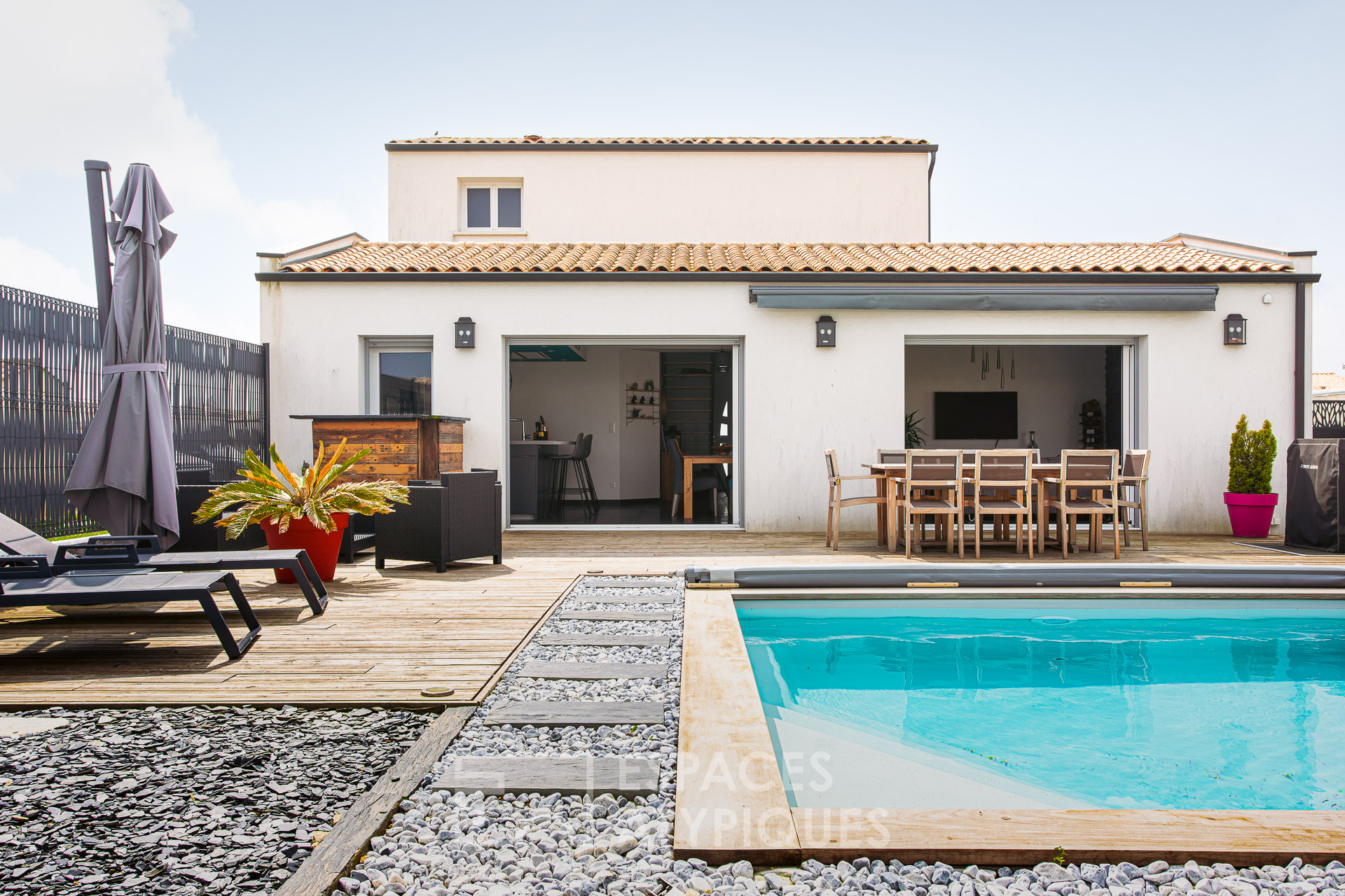 Contemporaine avec piscine