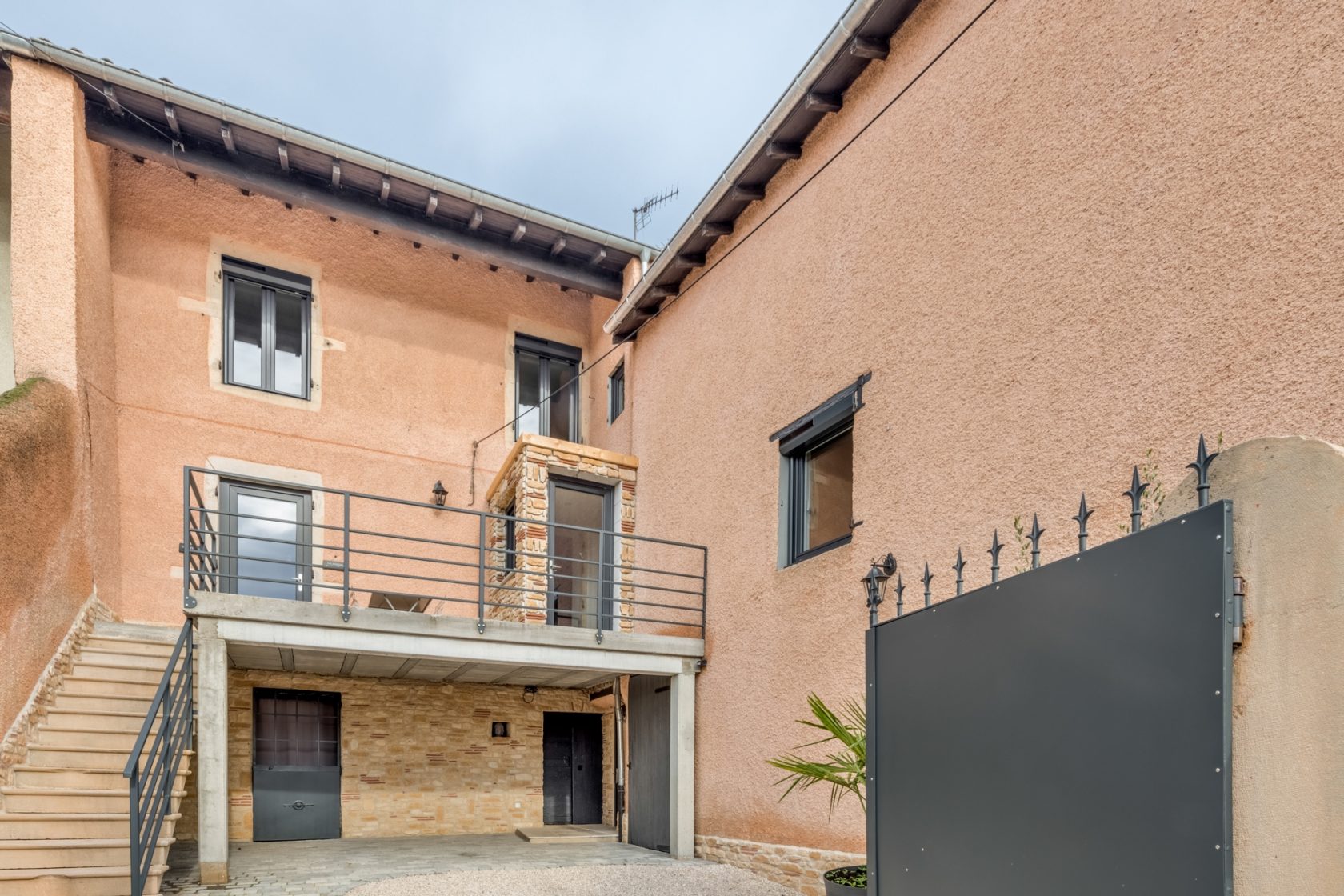 Village house in the heart of Beaujolais